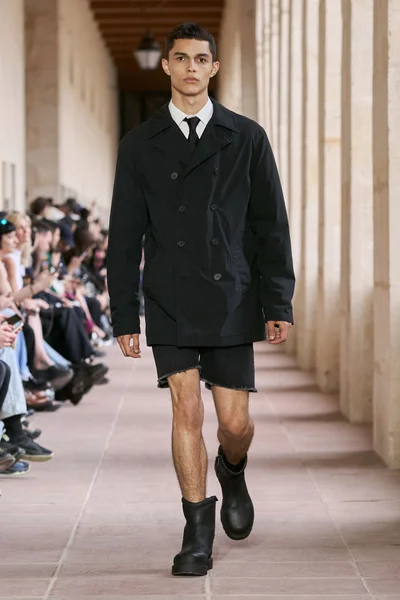 Look 38